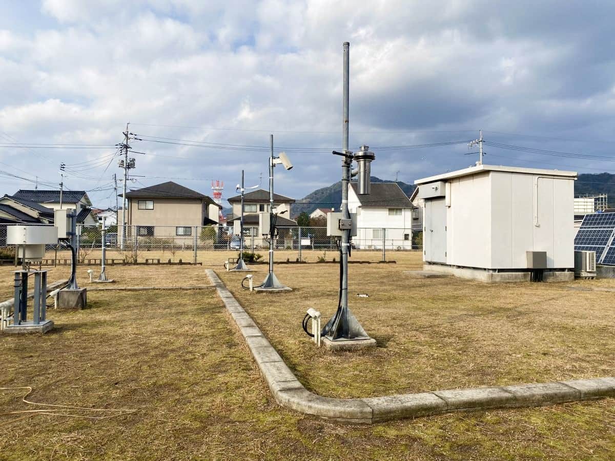 鳥取県境港市東本町にある「境特別地域気象観測所」