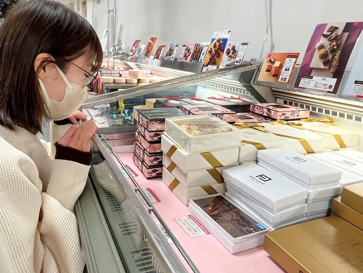 鳥取県米子市の『JU米子高島屋』でやってるバレンタインフェアの会場の様子