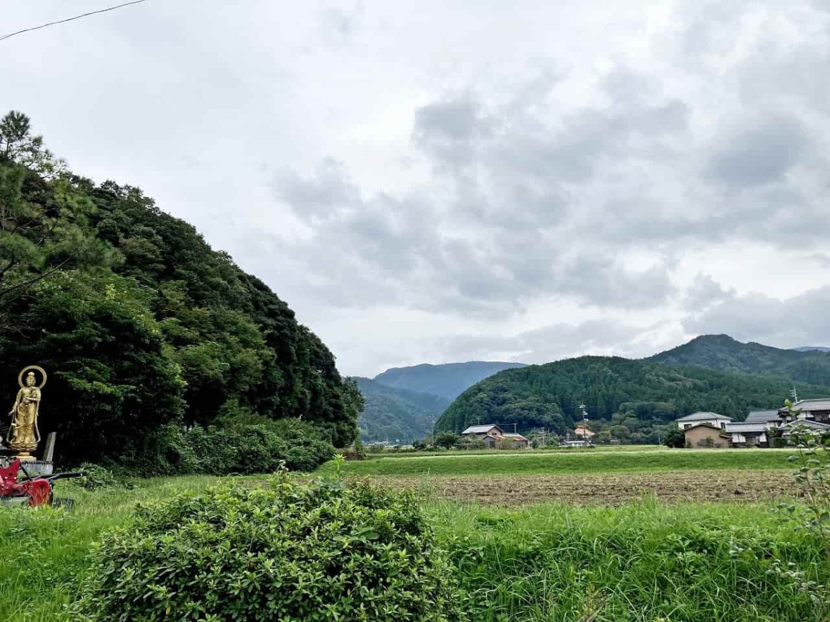 鳥取市鹿野町にある「観世音寺（カンゼオンジ）」の様子