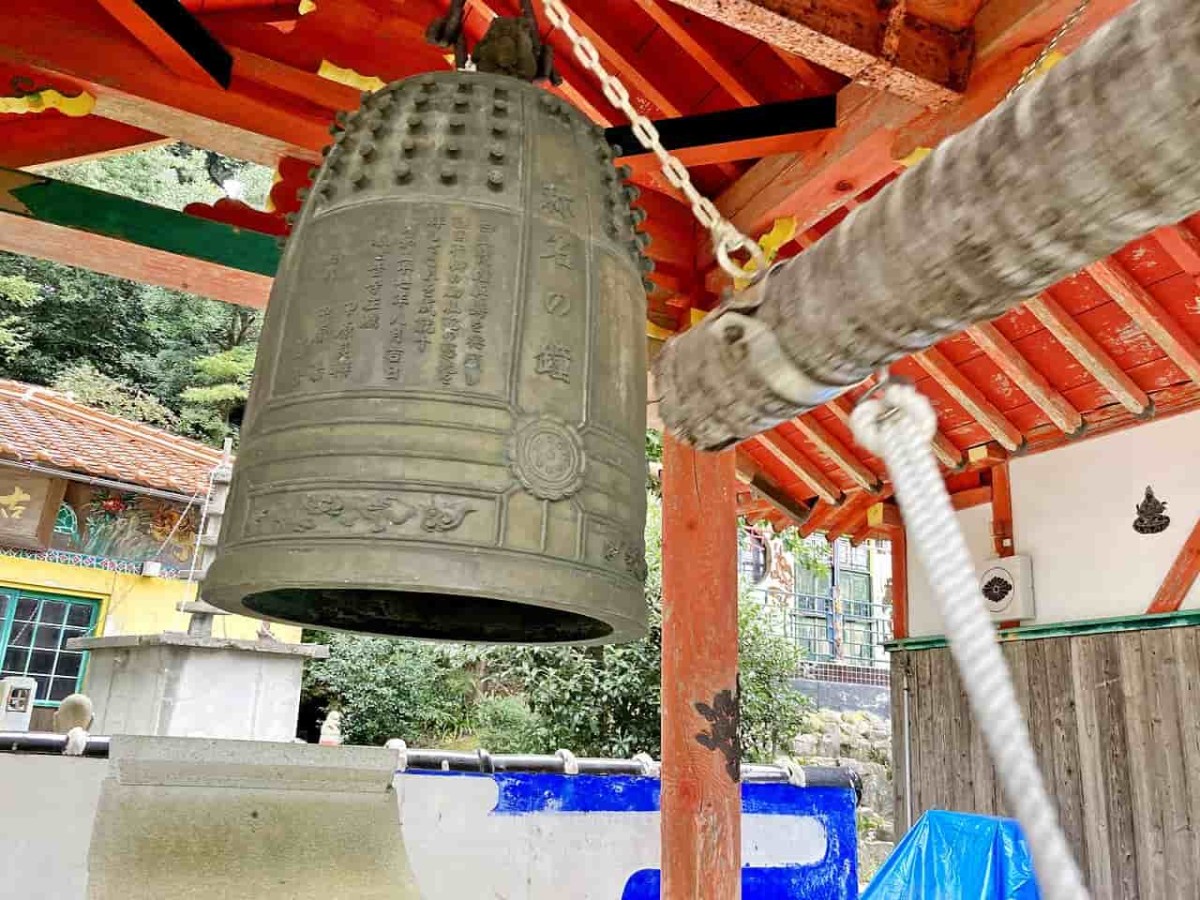 鳥取市鹿野町にある「観世音寺（カンゼオンジ）」の様子