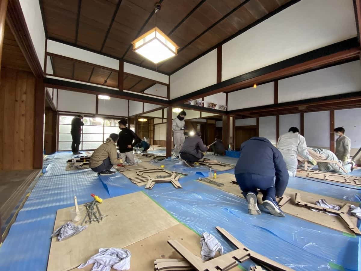 島根県江津市都野津町で開催された古民家カフェワークショップ「つのづリノベーション」の会場の様子