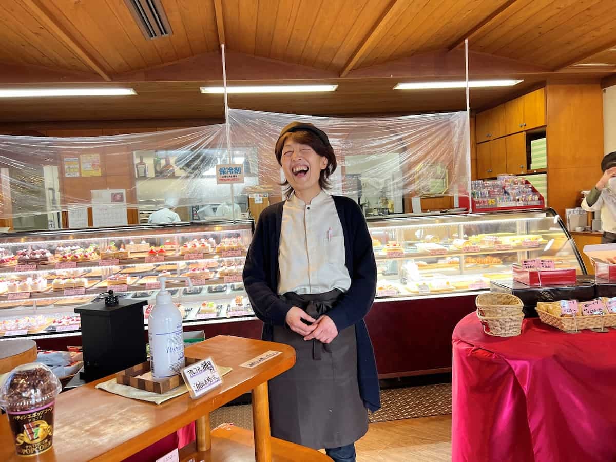 島根県益田市にある『リバティ洋菓子店』の奥さん