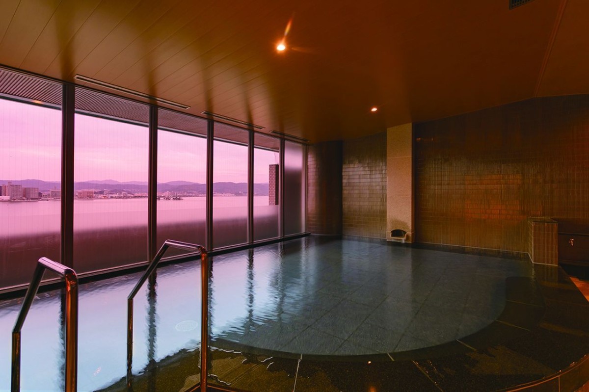 島根県にある松江しんじ湖温泉『ホテル一畑』の展望大浴場