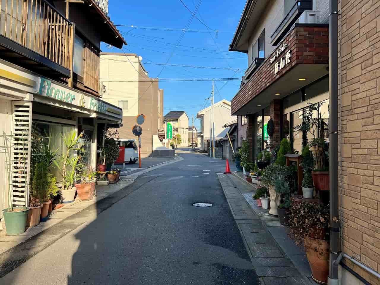 米子市淀江町で発見!給食パン、斬新な看板、レトロな風景【山陰フォト散歩】|日刊Lazuda(ラズダ) - 島根・鳥取を知る、見る、食べる、遊ぶ ...