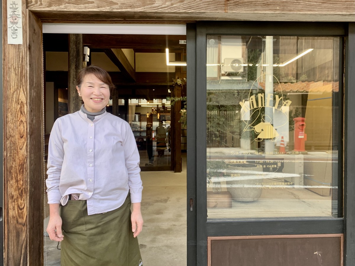 島根県飯南町の穴場カフェ『Cafe and Gallery 鐘や』の店主・八嶋さん