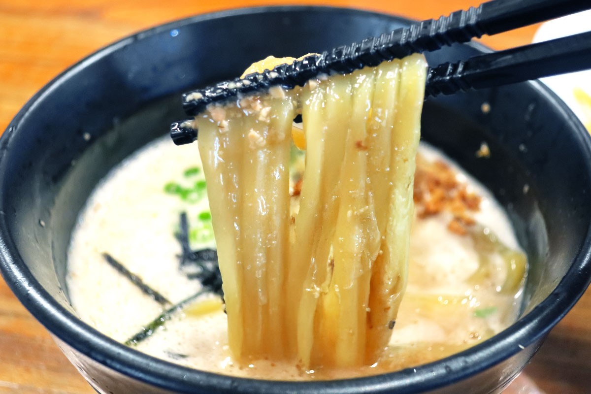 島根県雲南市のラーメン店『多納屋noodsさぶろく』の「納豆つけ麺」