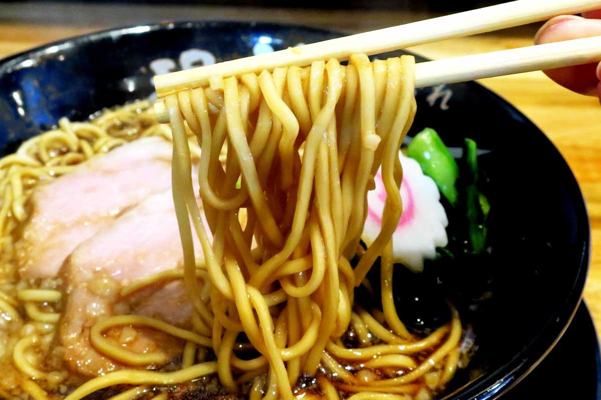 島根県松江市のラーメン店『現進はなれ』の新メニュー「漆黒中華そば」