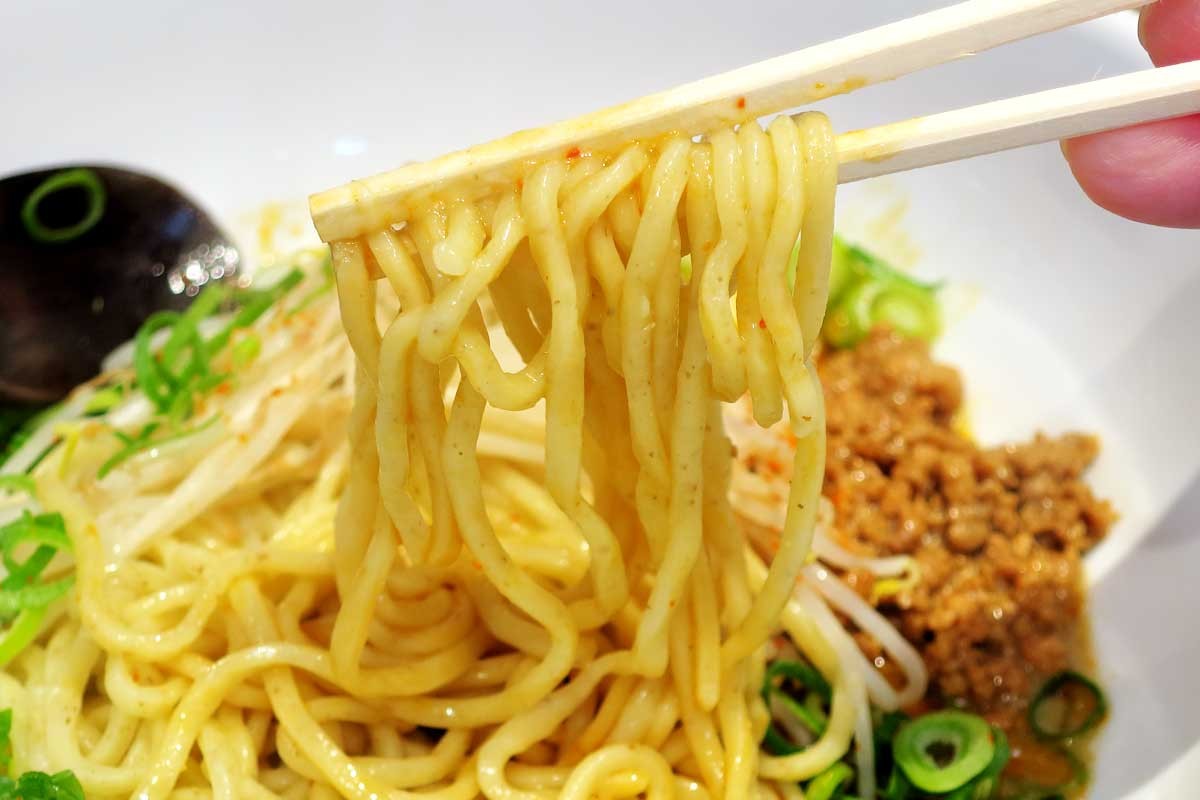 鳥取市の人気ラーメン店『めんや ふうたろう』の「大山小麦の汁なし担々麺」