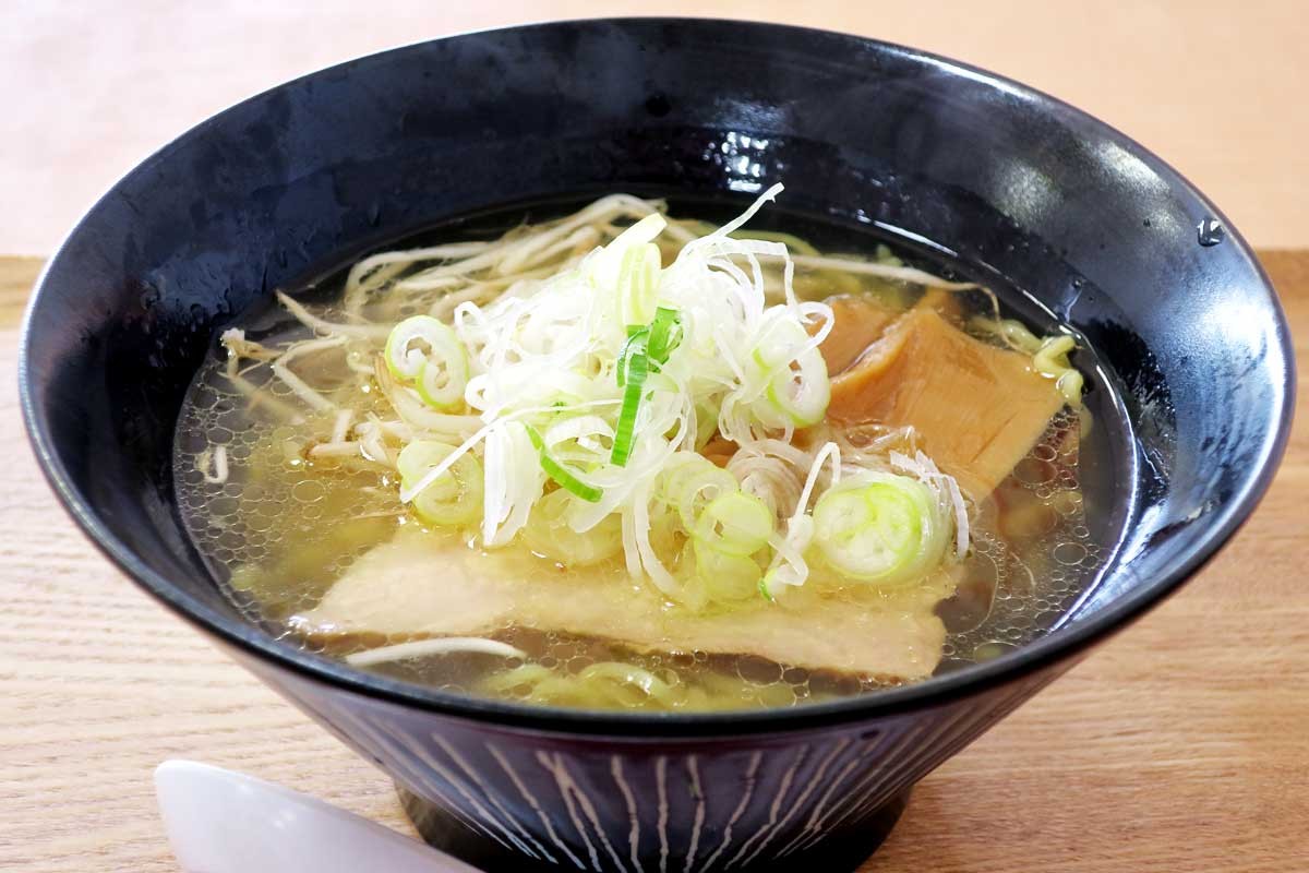 松江市鹿島町の食事処『多久食堂』のラーメン