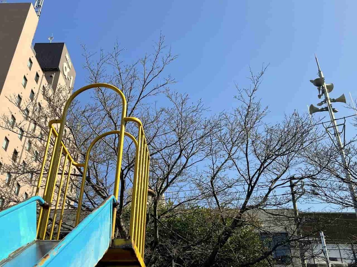 鳥取県米子市の米子駅近くにある『明治第一公園』の様子