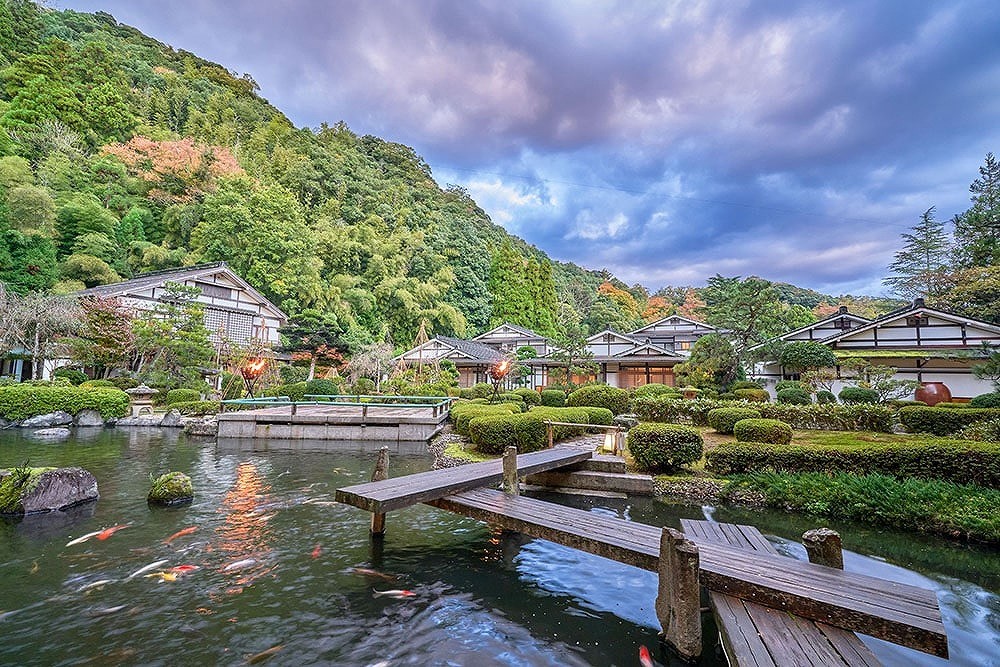 鳥取県東伯郡三朝町にある『三朝温泉湯快リゾートプレミアム斉木別館』の庭園