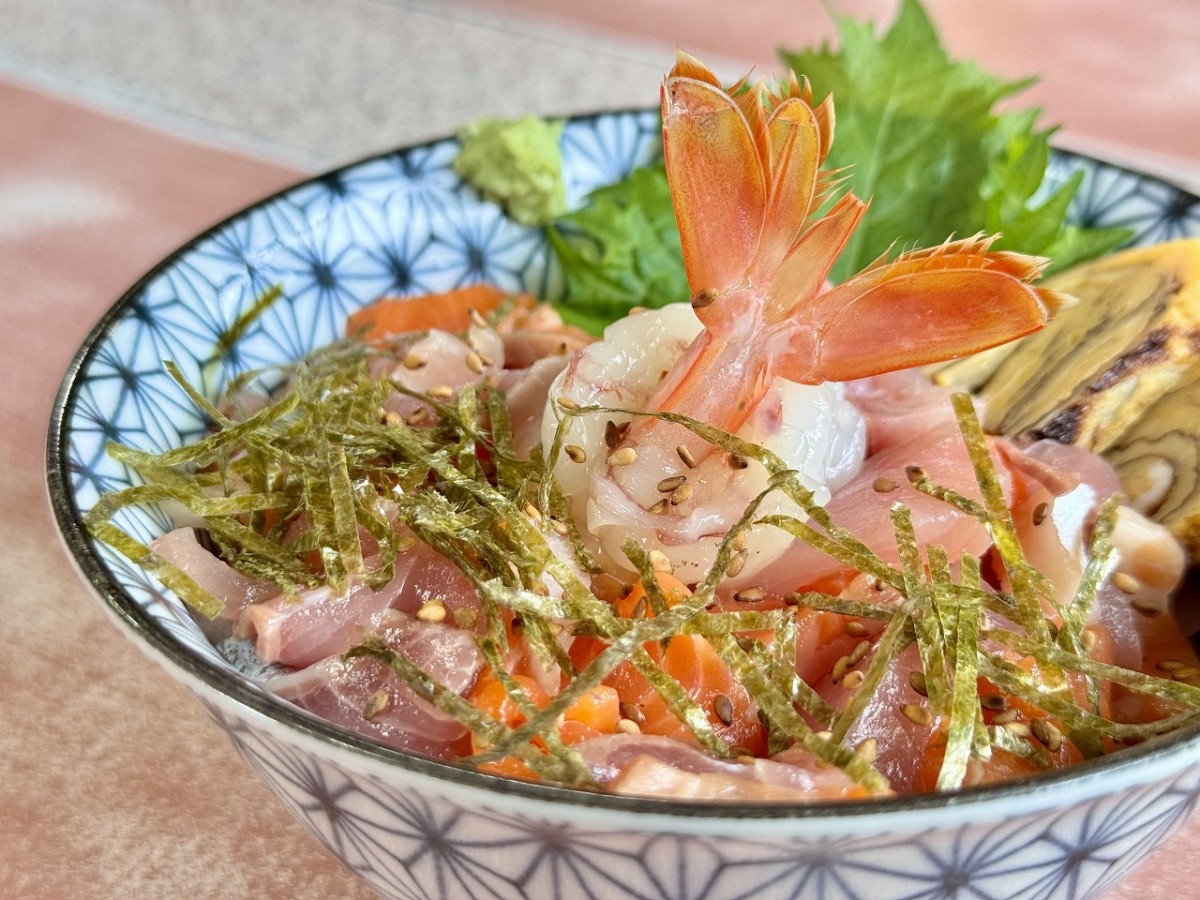 島根県出雲市にある定食屋『ばんちょう』の「海鮮丼」