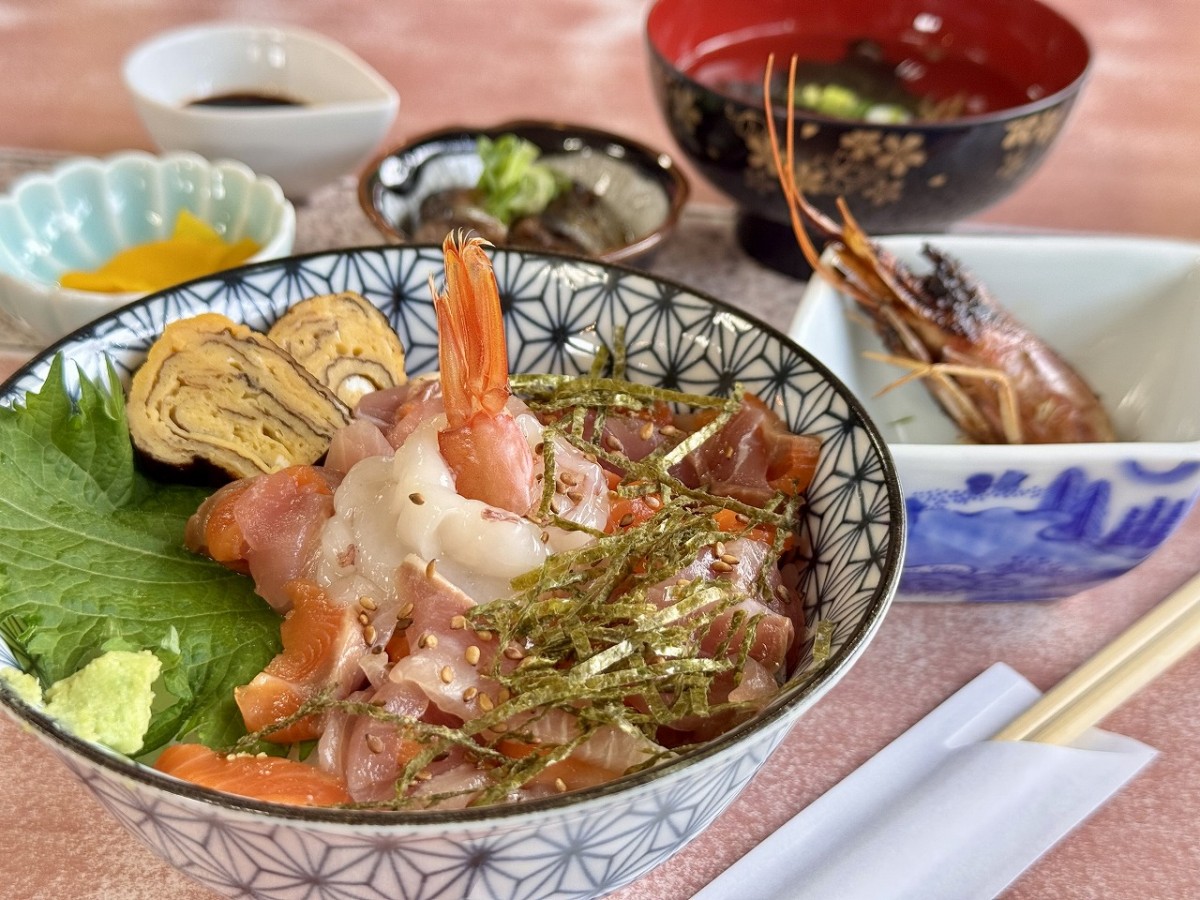 島根県出雲市にある定食屋『ばんちょう』の「海鮮丼」