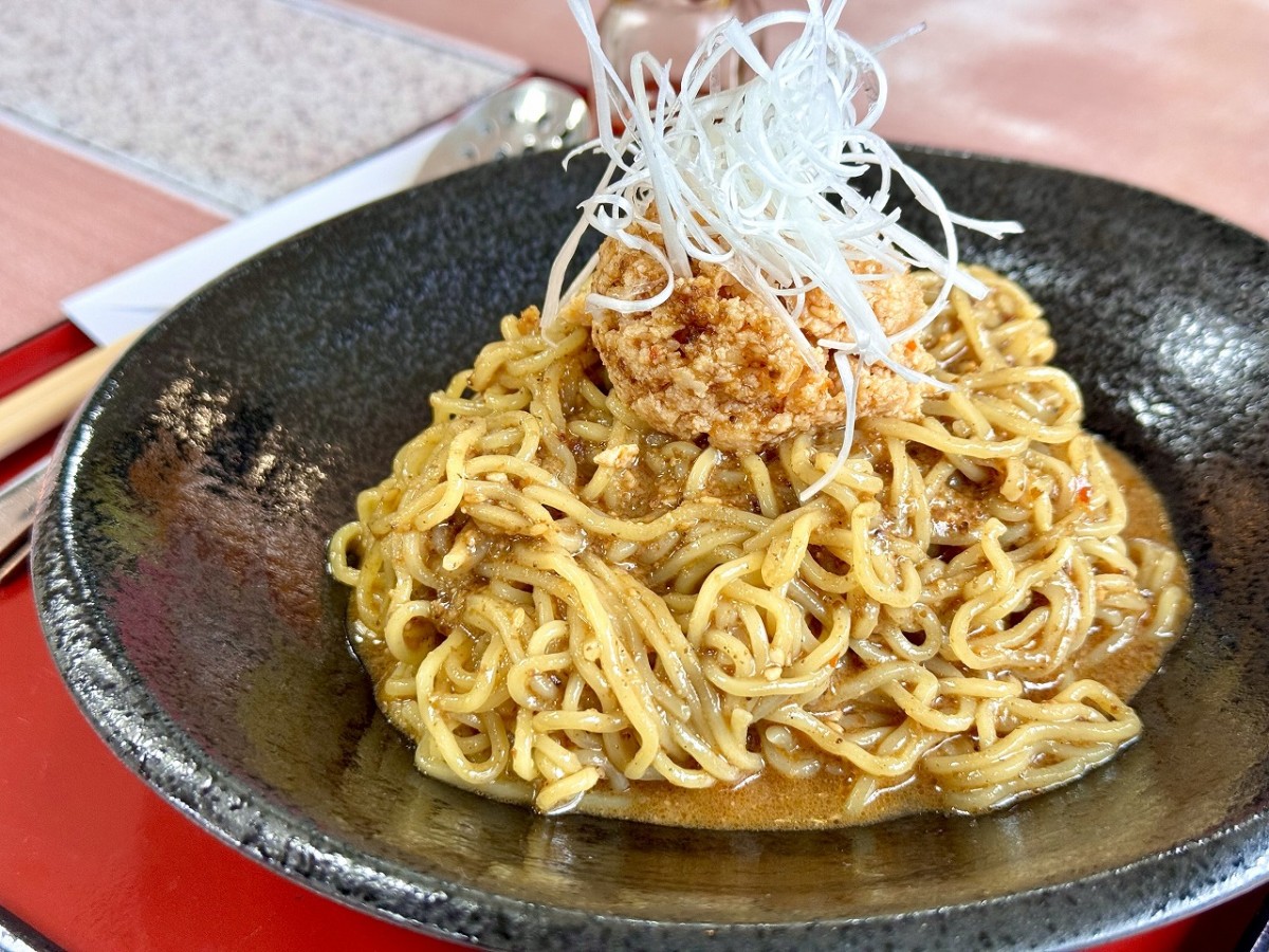 島根県出雲市にある定食屋『ばんちょう』の「汁なし担担麺」