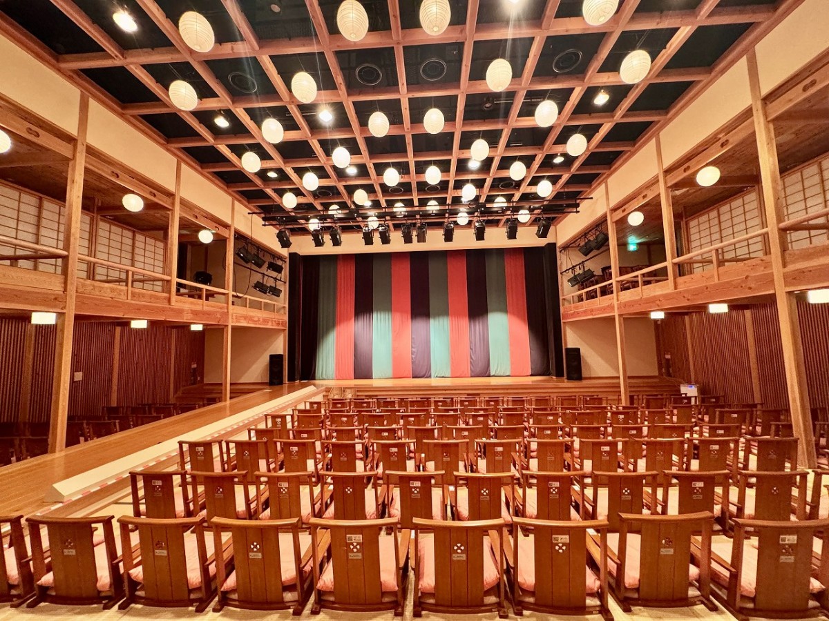 島根県安来市にある『安来節演芸館』の寄席