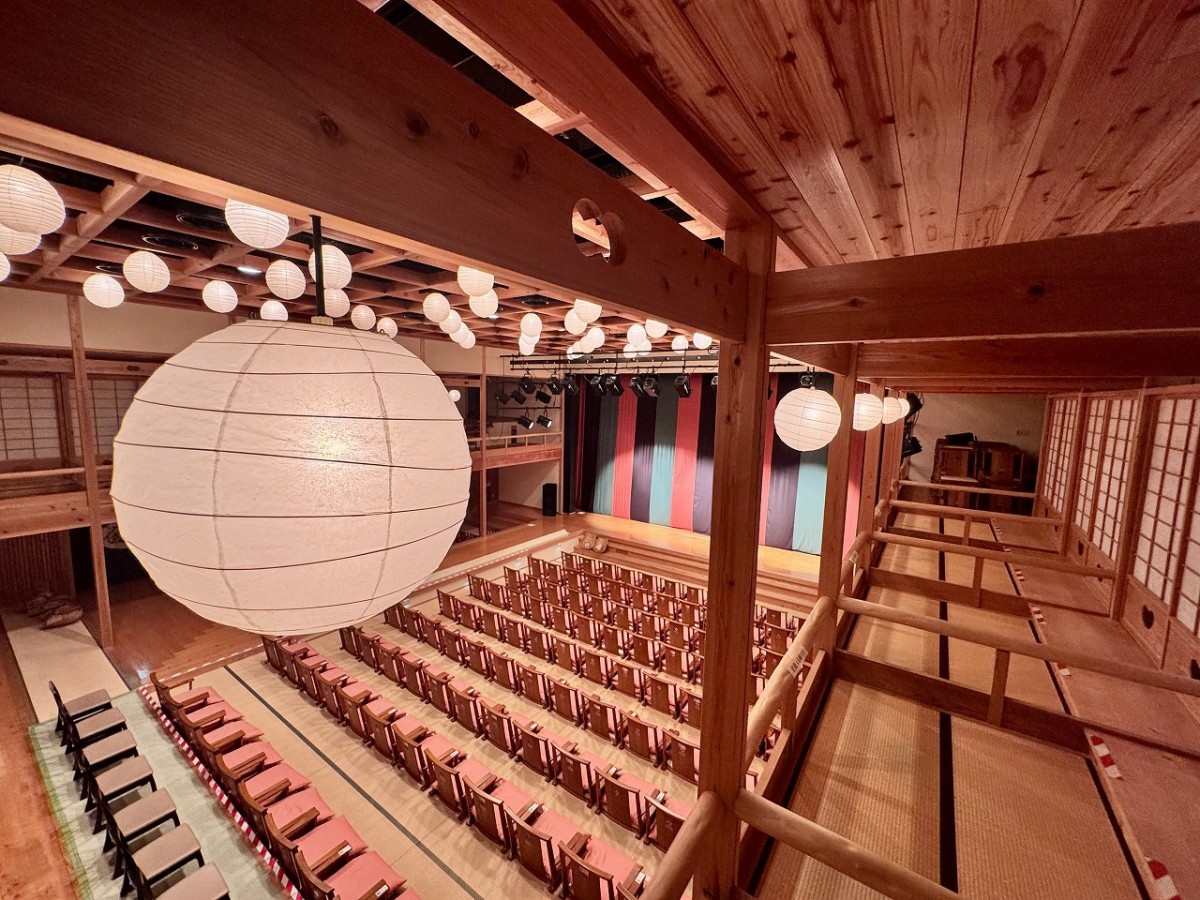 島根県安来市にある『安来節演芸館』の寄席