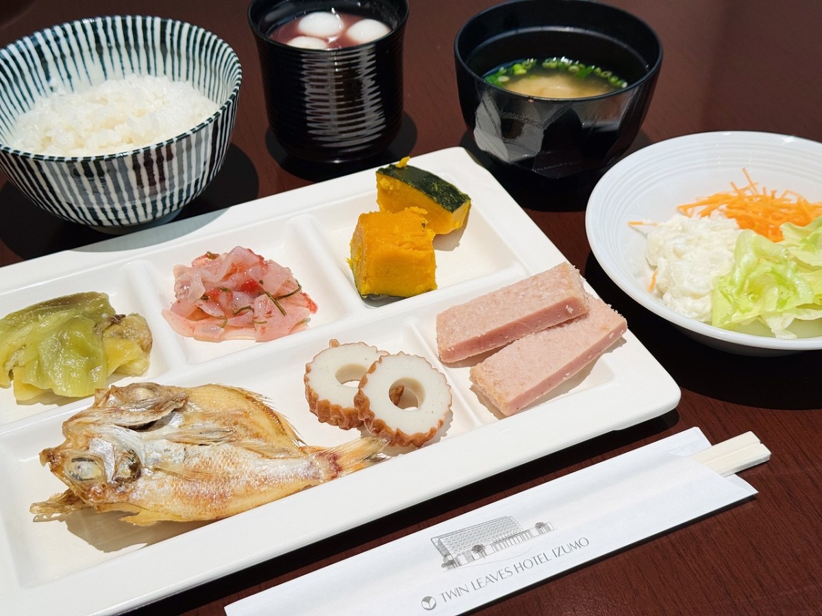 島根県出雲市にある『レストラン カメ―リア』の朝食バイキング