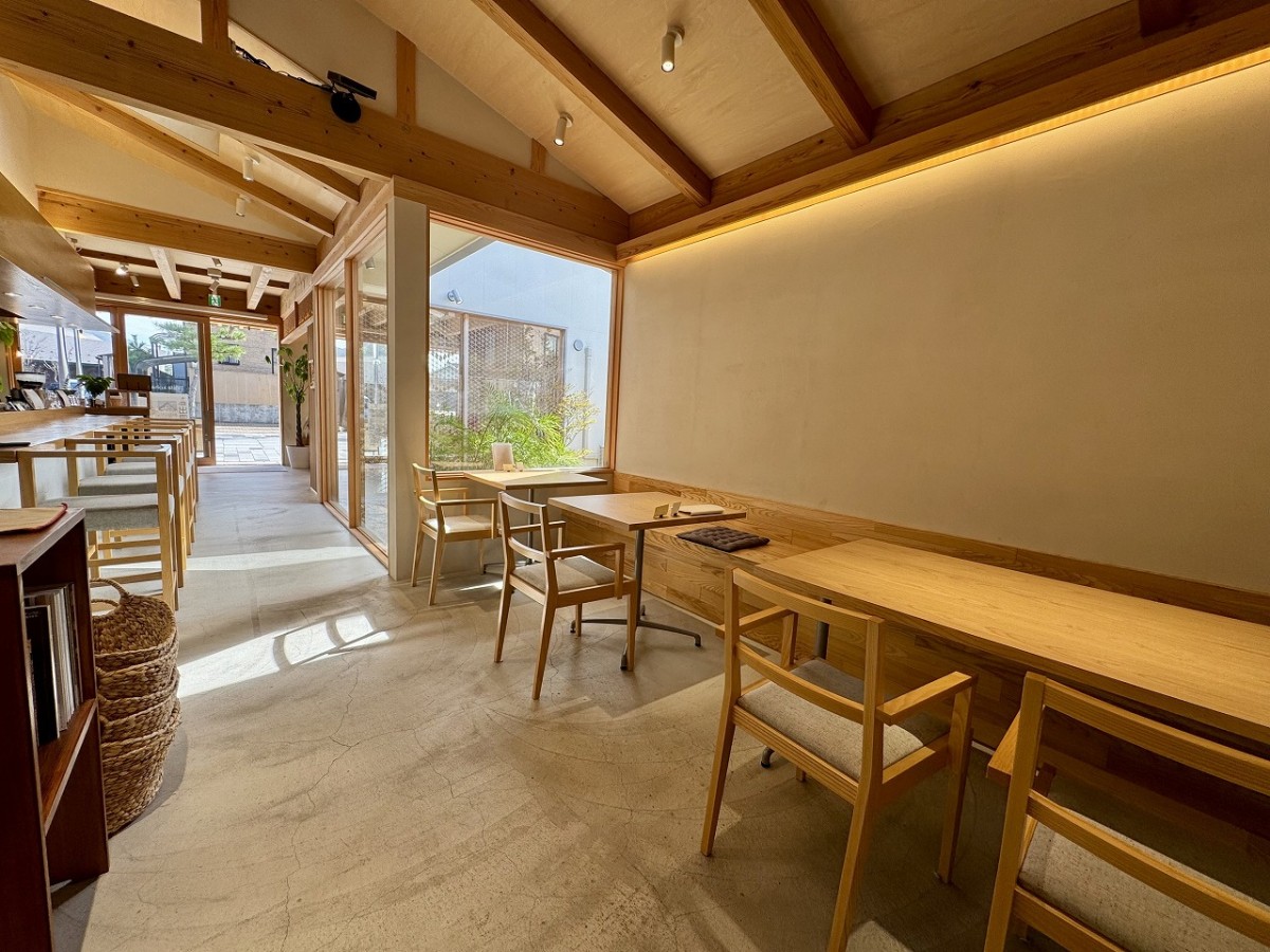 出雲大社の参道にあるカフェ『Koharu（こはる）』の店内の様子