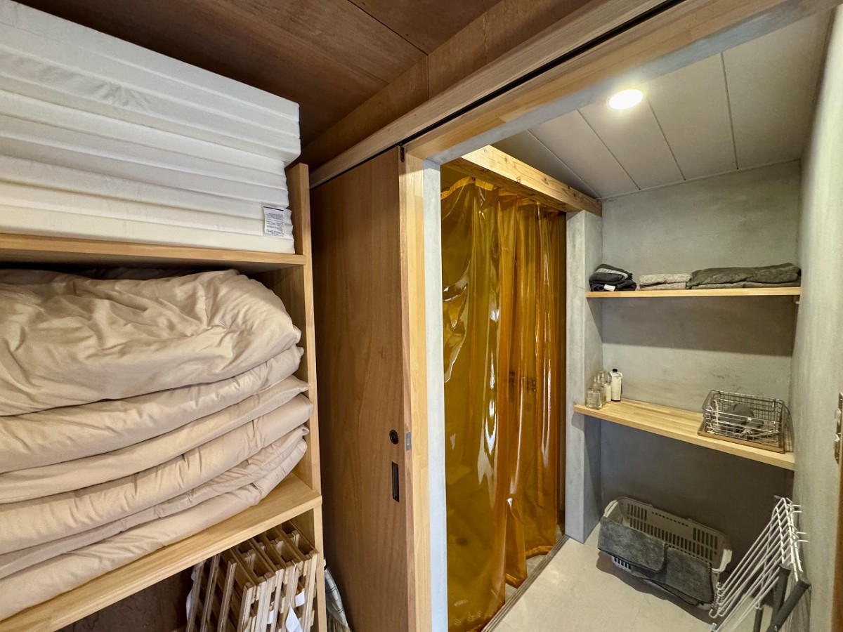 島根県出雲市にある酒場『SPACE大北』の宿泊施設の様子