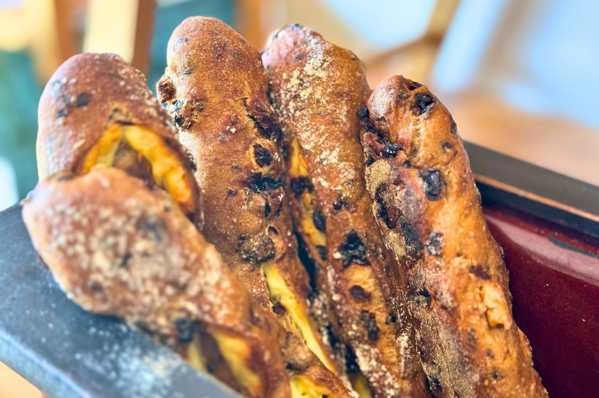 島根県益田市にある『モヌッカ』のパンコーナー