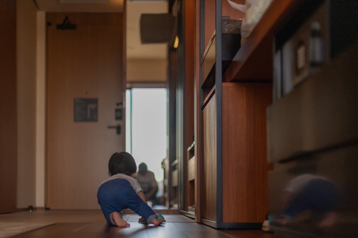 ハイハイを学ぶには何が関係するのでしょうか?