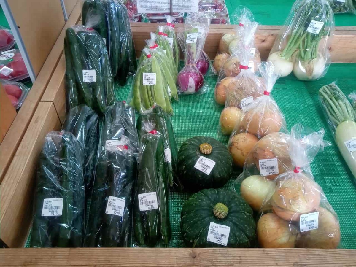島根県出雲市にある『桃源直売所ドーム店』で販売している野菜