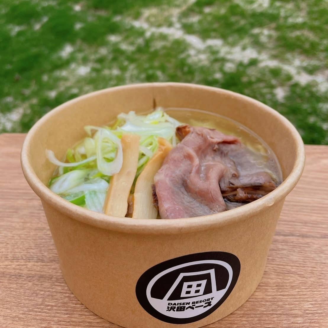 鳥取県伯耆町にある「DAISENRESORT沢田ベース」の「大山山麓 牛骨塩ラーメン」