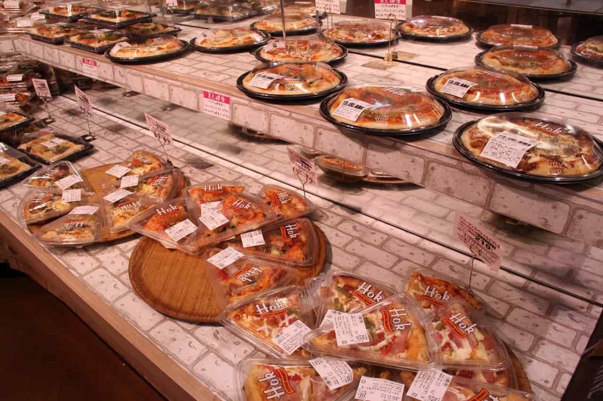島根県松江市にある『フーズマーケットホック黒田店』で販売している「ピザ」