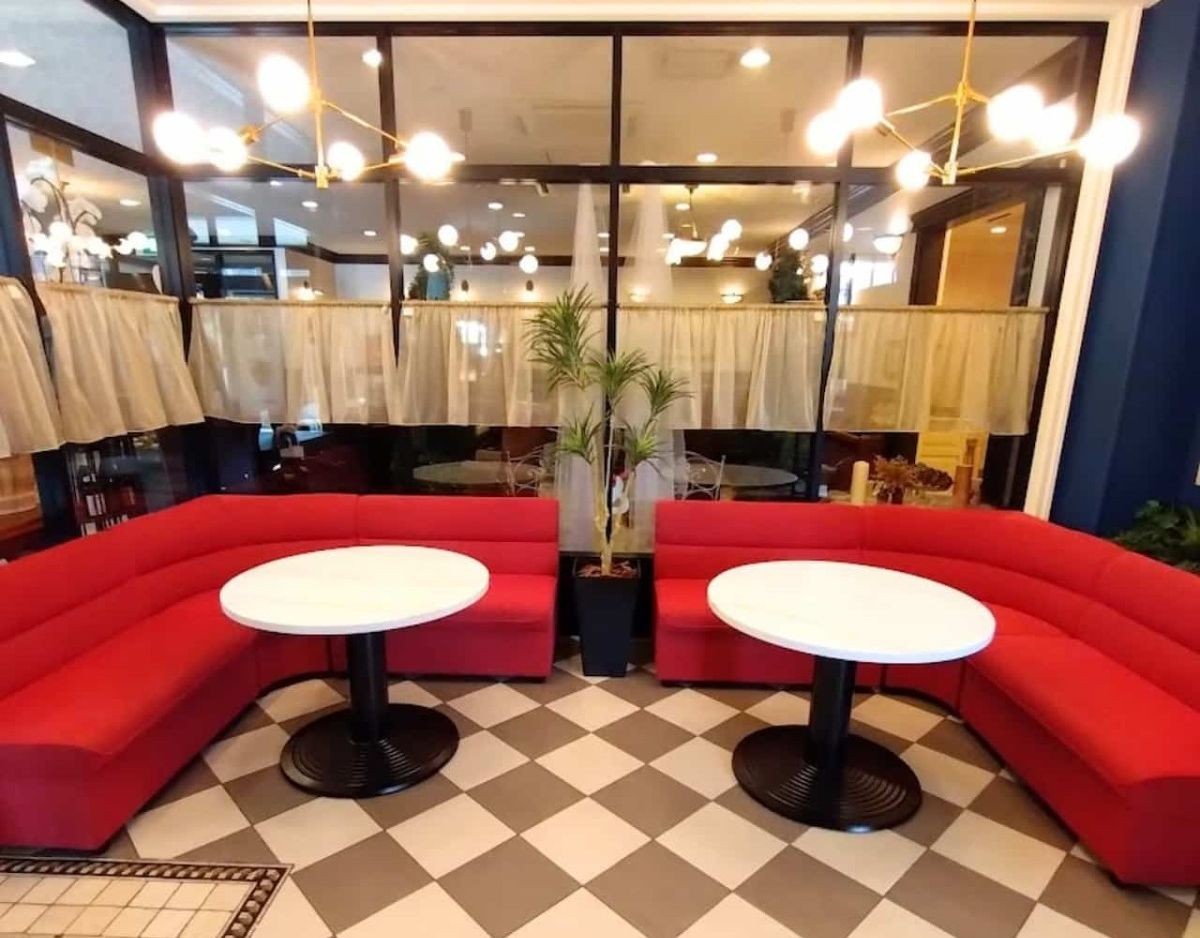 鳥取県倉吉市にオープンした『ホテルセントパレス倉吉 カフェ・レストラン サンジェルマン』の内観