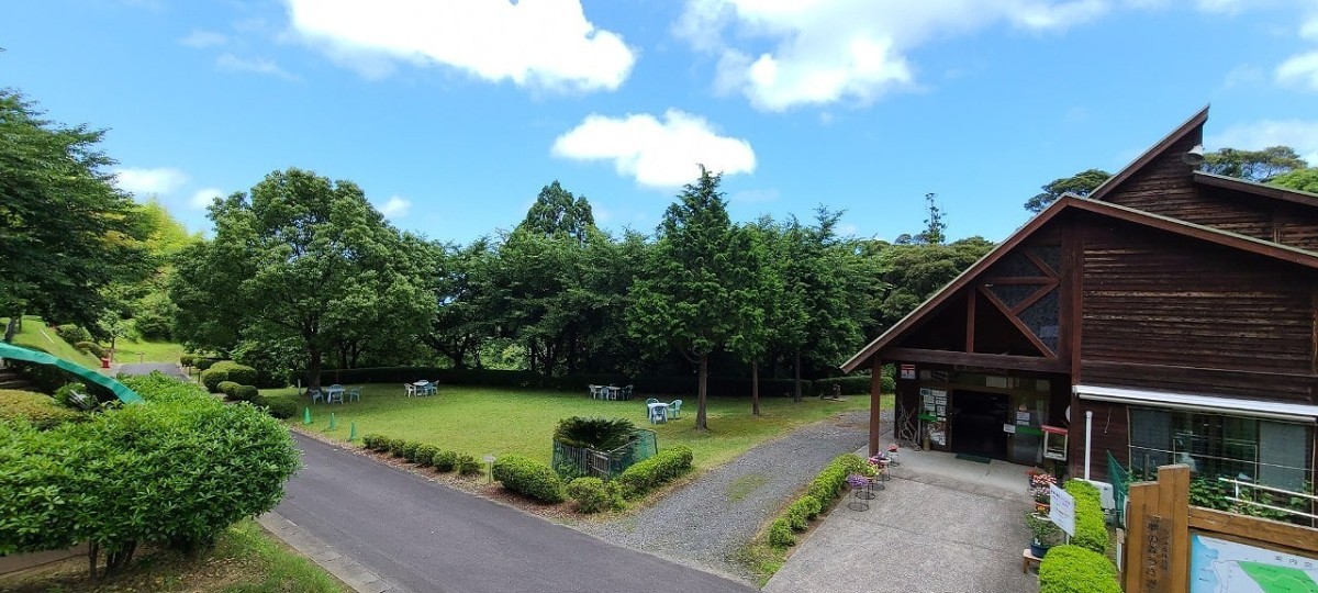 島根県出雲市の『出雲市うさぎ森林公園　夢の森うさぎ キャンプ村』の外観