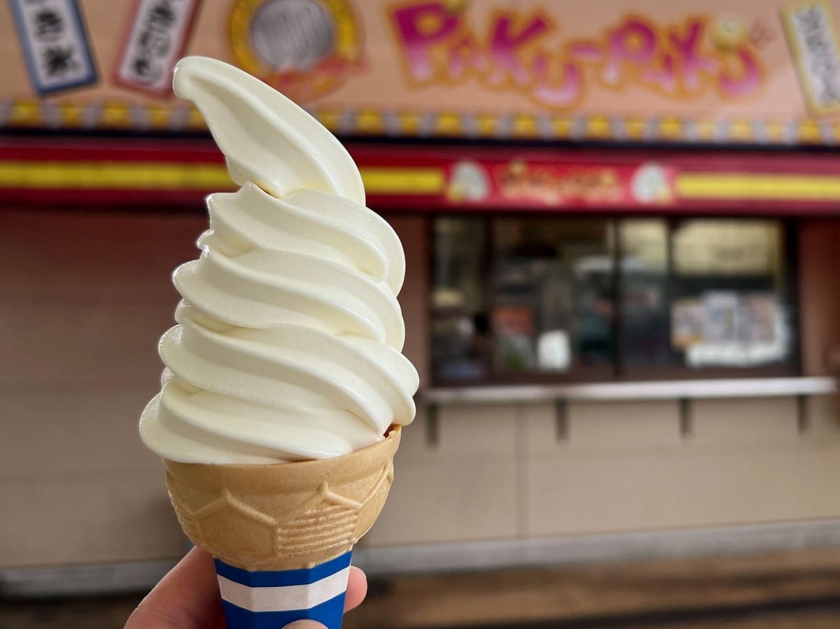 鳥取県米子市にある『ラ・ムー米子北店』の入口にある『PAKUPAKU』で販売しているソフトクリーム