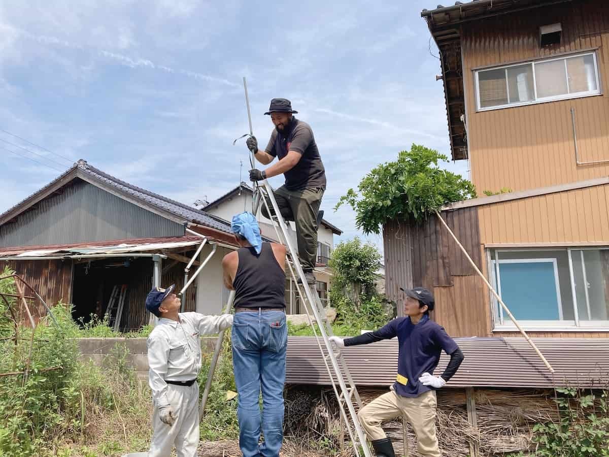 島根県出雲市にある「NPO法人かえる倶楽部」で開催された井戸掘りワークショップの様子