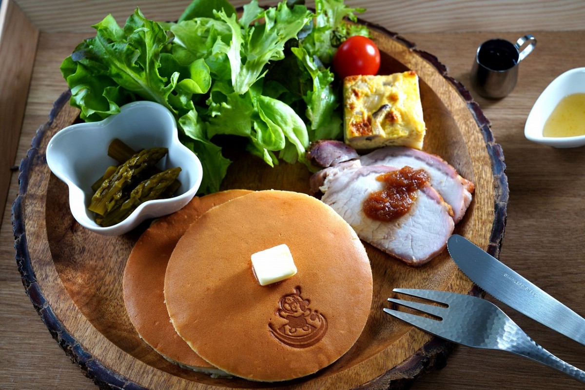 島根県出雲市にオープンした『カフェフリート』のランチメニュー