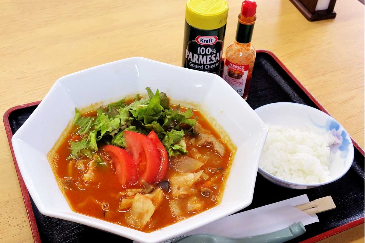 鳥取県日南町の合宿所・レストラン『ふるさと日南邑』で味わえる「トマトラーメン」