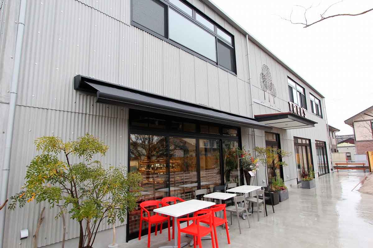 取県米子市にあるパン屋「Boulangerie LE Lien」の外観