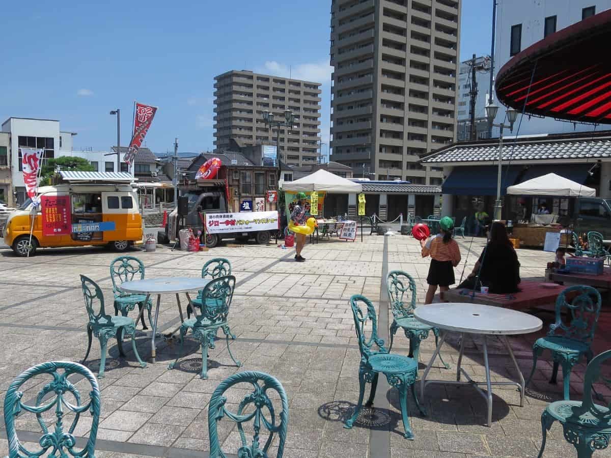 島根県松江市京店カラコロ広場で開催している「京店カラコロマルシェ」の様子