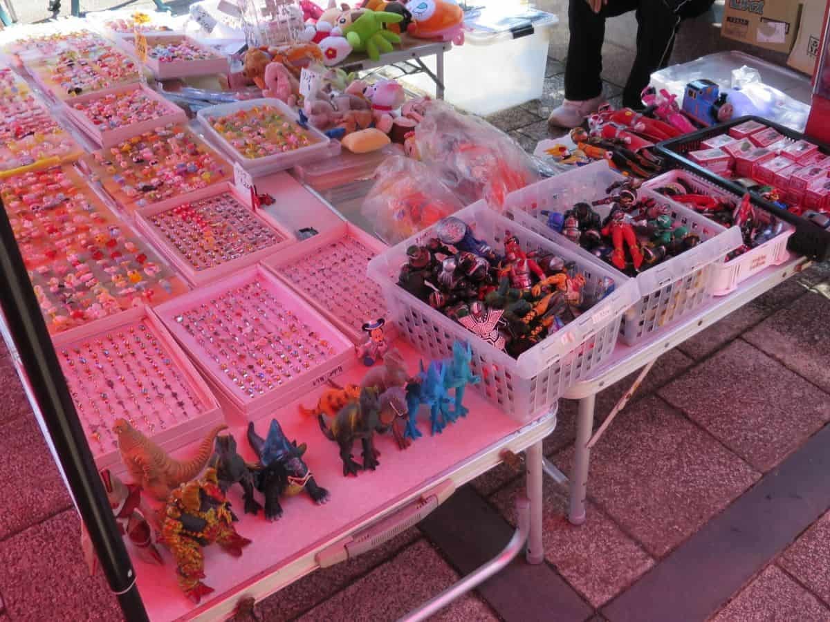 島根県松江市京店カラコロ広場で開催している「京店カラコロマルシェ」に出店しているおもちゃ屋さん