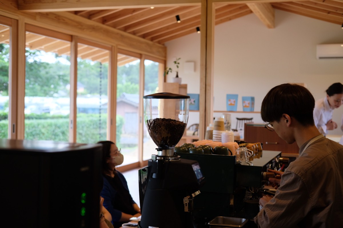 島根県出雲市にオープンした『イマジンコーヒースナゴダ』の店内の様子