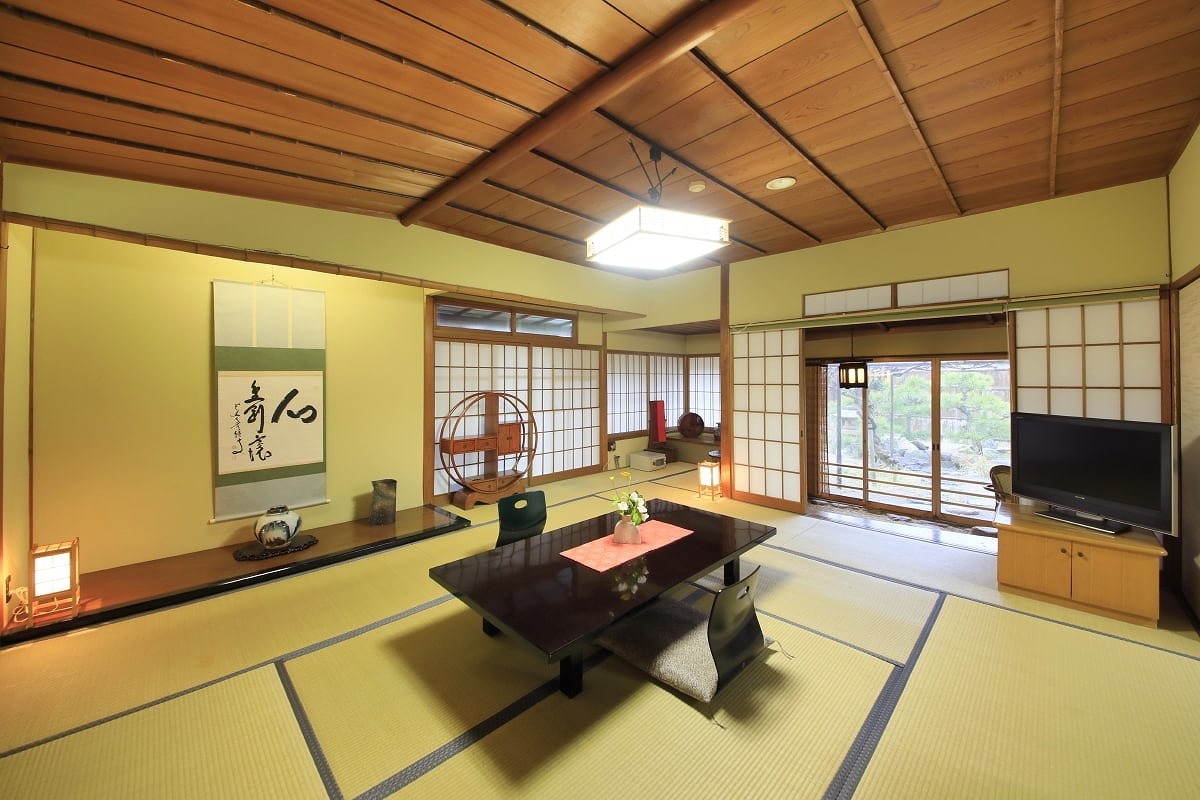 鳥取県米子市の皆生温泉にある温泉宿『皆生風雅』の客室内の様子