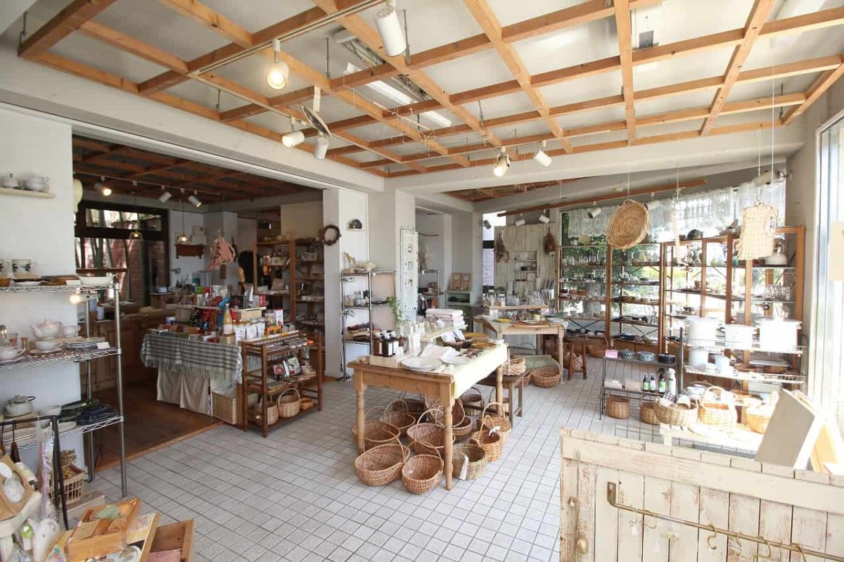 鳥取県米子市ににある雑貨屋『ティズクレイ』の内観