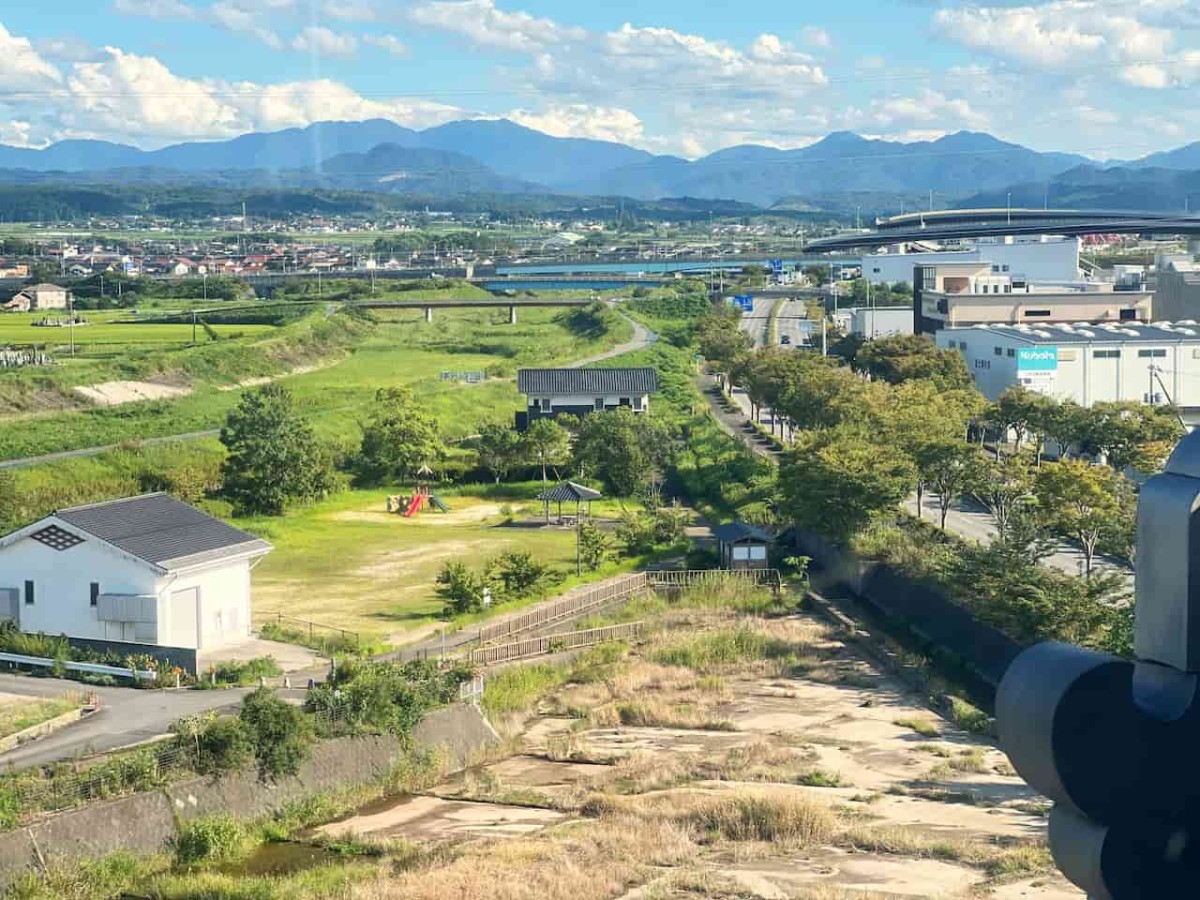 鳥取県米子市にある公園『流通町北公園』を『お菓子の壽城』展望天守閣から見た時の眺め