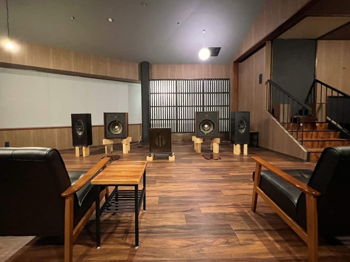 鳥取県米子市にあるロックカフェ『ロックンロールレコード』の席