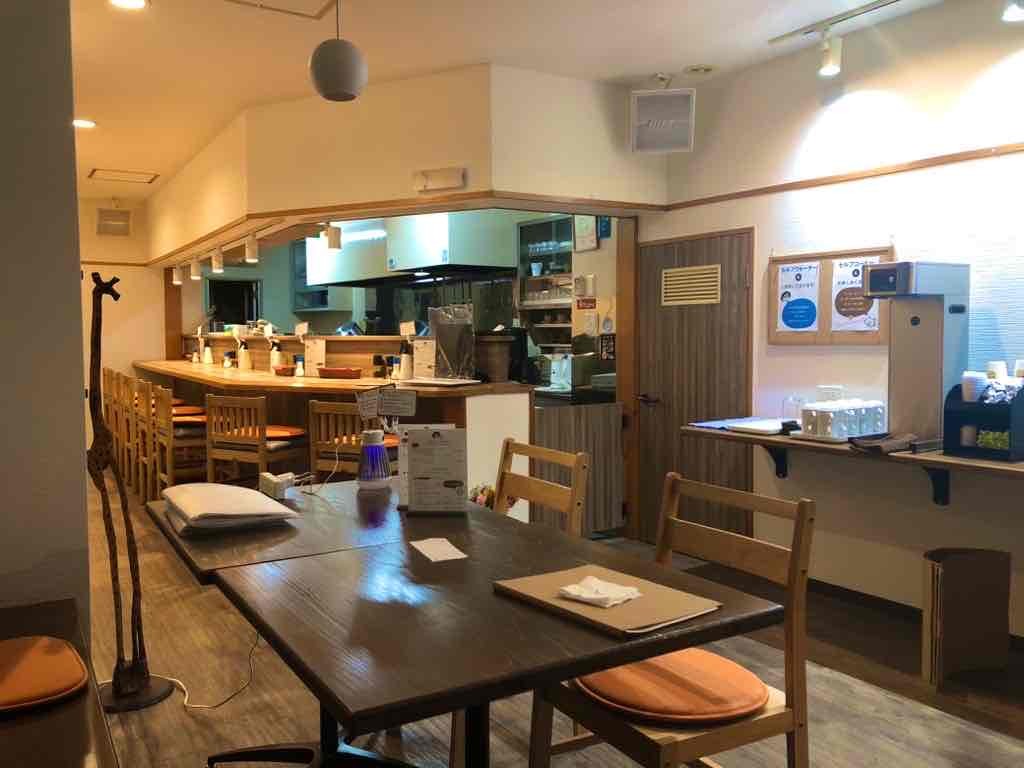 鳥取県倉吉市にオープンした『デリカリカフェ』の店内の様子
