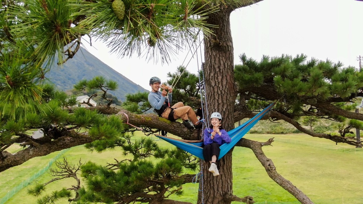 鳥取県大山エリアの木登り体験サービス『木のぼり木の子』の体験風景