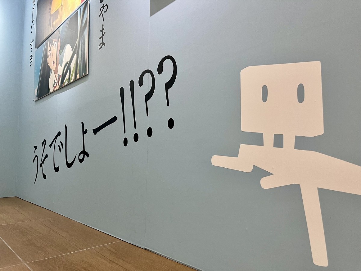 『米子高島屋』で開催されている「すずめの戸締り」展の様子