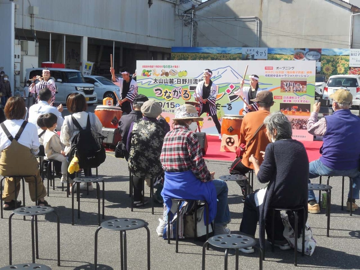 鳥取県の大山エリアで開催される「つながるマルシェ」の昨年の様子