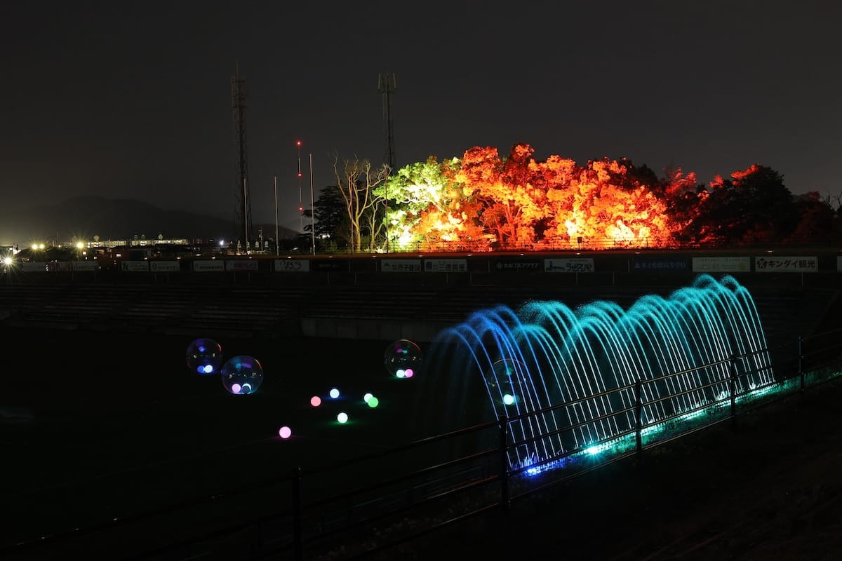 鳥取県のプロサッカークラブ「ガイナーレ鳥取」のイベント「大夜宴スタジアム」のイルミネーション