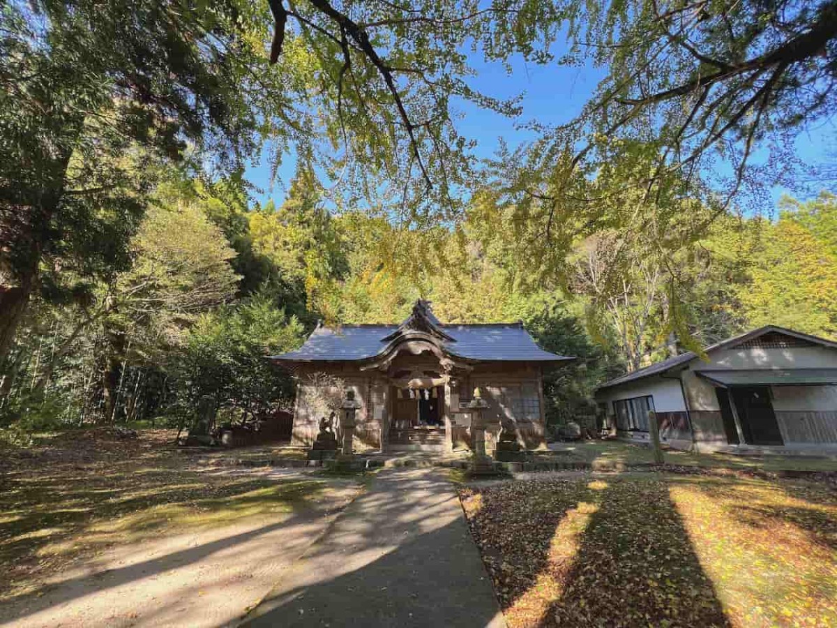 鳥取県日野郡日南町にある『大石見神社』の様子