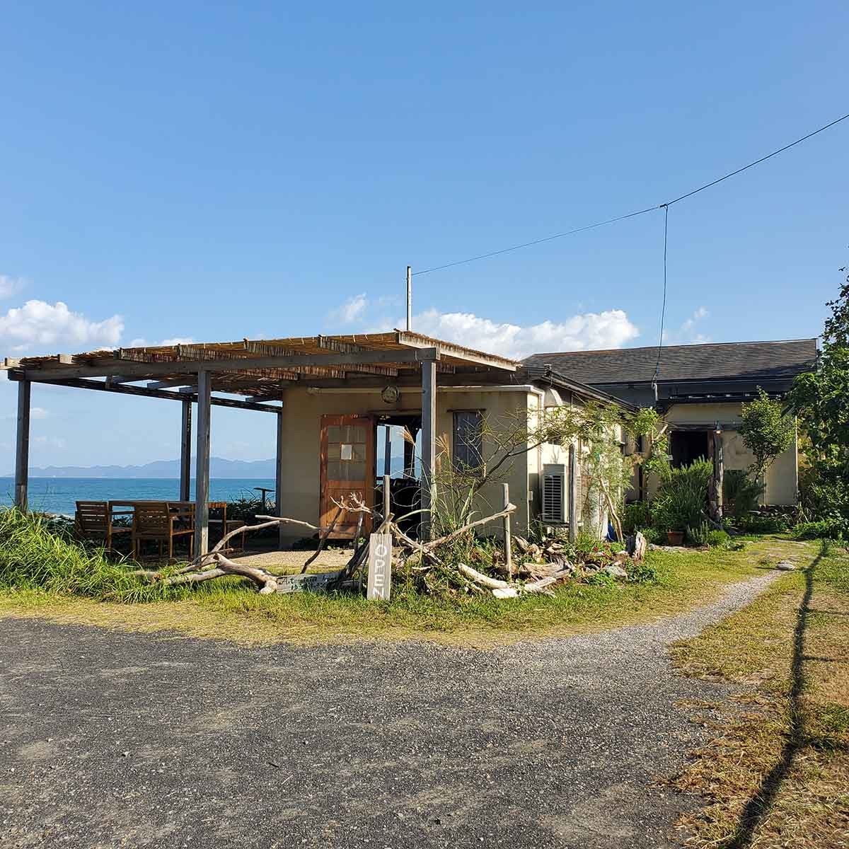 島根県出雲市にオープンした『アルテミシアfromゆうずキッチン』の外観