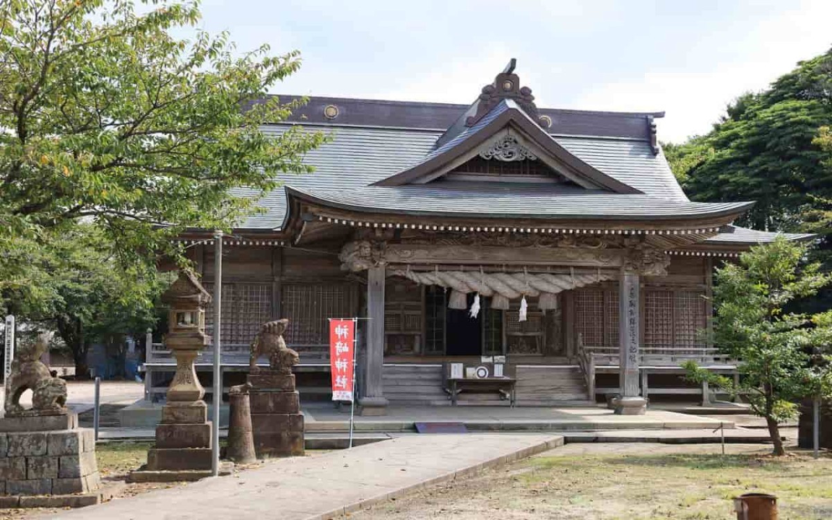 鳥取県琴浦町にある『神﨑神社』の拝殿